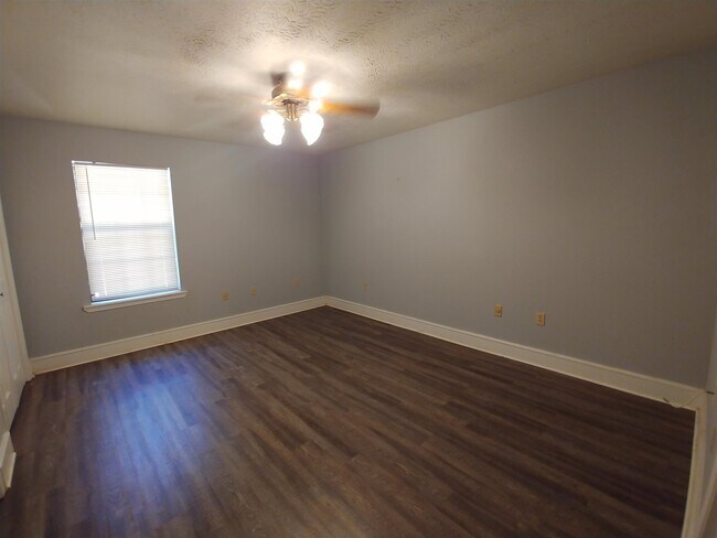 Foto del edificio - 914 Rentz Ave