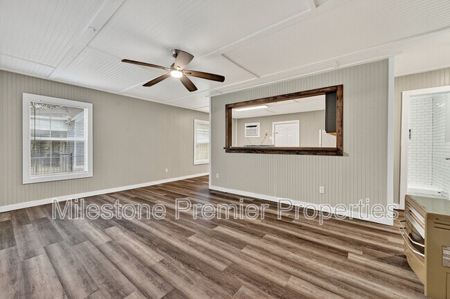 Foto del edificio - 1016 W Crawford St