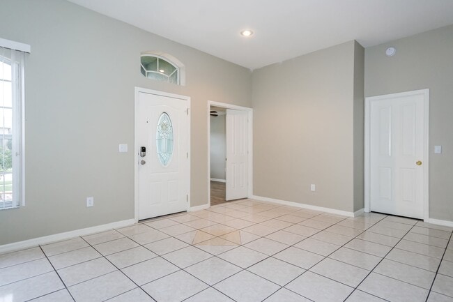 Foto del edificio - 1708 Honey Ridge Pl