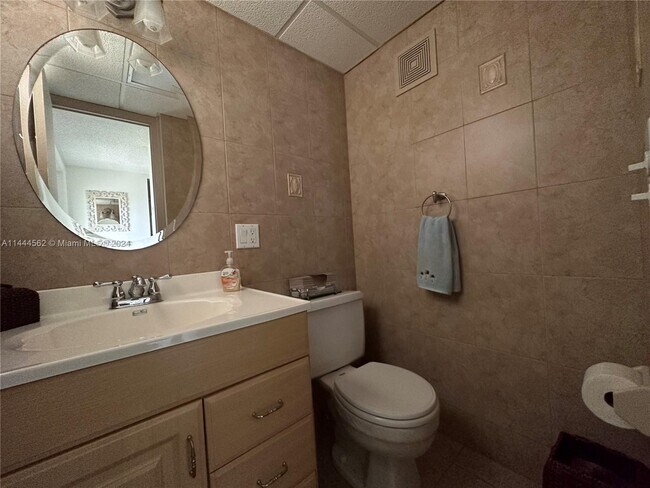 Building Photo - 6700 Royal Palm Blvd