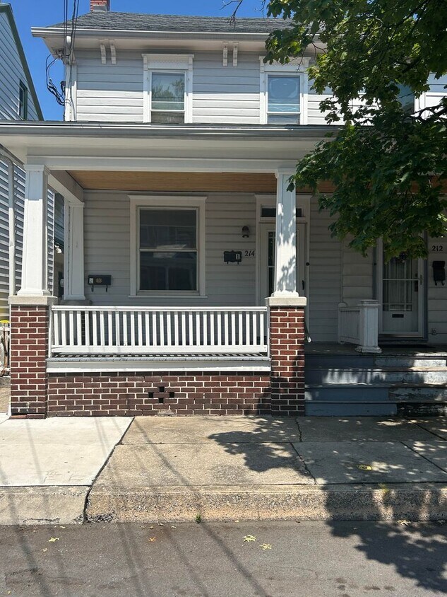 Primary Photo - 214 N Catherine St