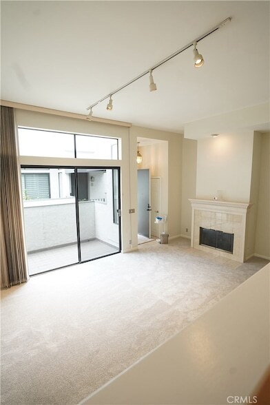 Foto del edificio - 14025 Riverside Dr