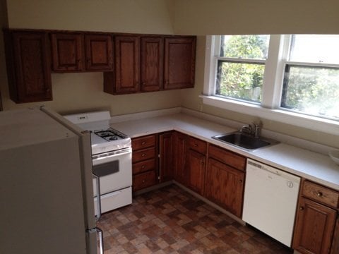 Building Photo - 1482 Lakewood Ave
