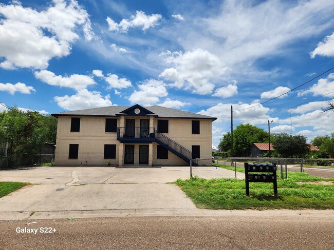 Foto del edificio - 1420 Juarez Ave