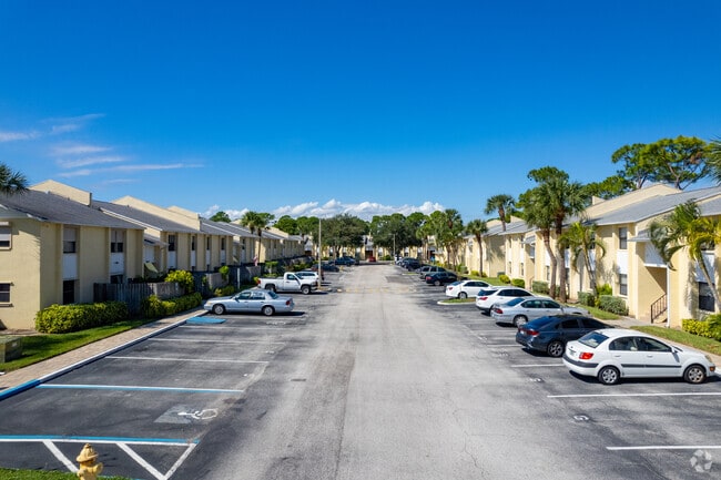 598 N Wickham Rd Melbourne, FL 32935 - Westwood Condominiums