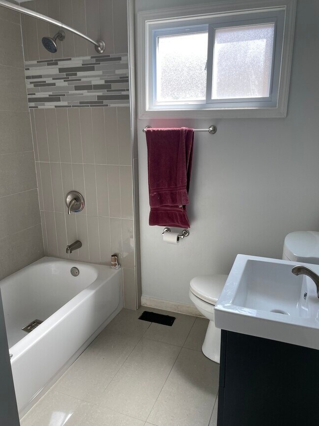 Foto del edificio - 6341 W Eddy St