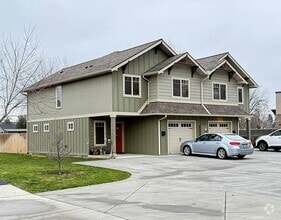 Building Photo - 226 E Whitman Dr