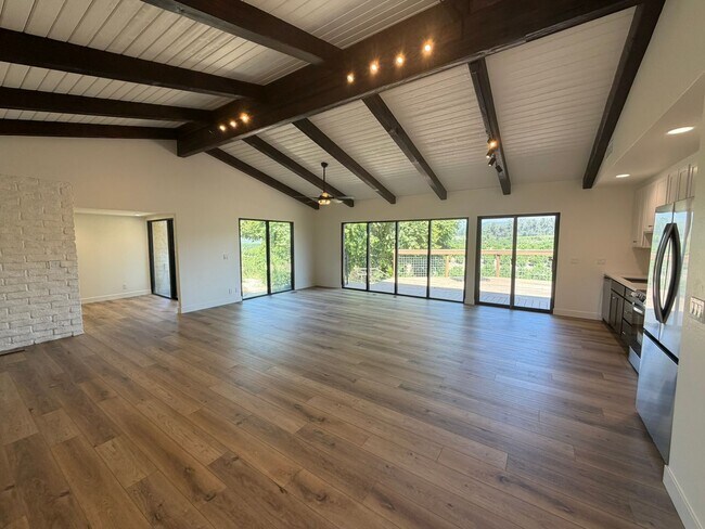 Foto del edificio - 4790 Sand Canyon Rd