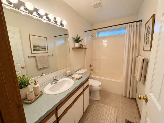 Foto del edificio - 42 E Hastings Rd