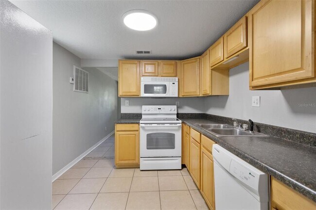 Foto del edificio - 7313 N Dartmouth Ave