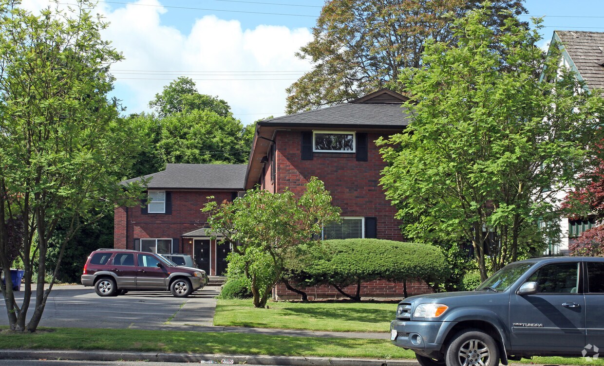 Building Photo - 620 N I St