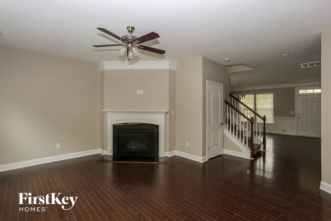 Building Photo - 2708 Woodlands Creek Dr