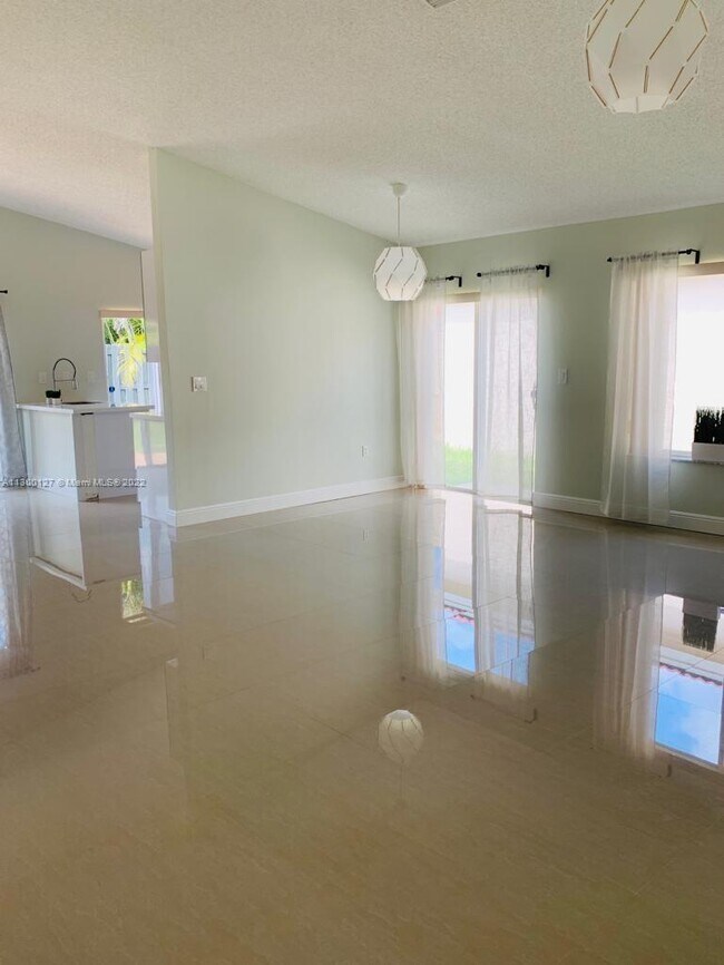 Foto del edificio - 14315 SW 177th Ter
