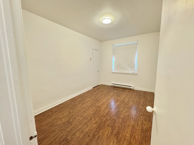 Building Photo - 341 Bd Graham