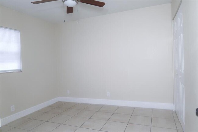 Foto del edificio - 2741 NW 58th Terrace