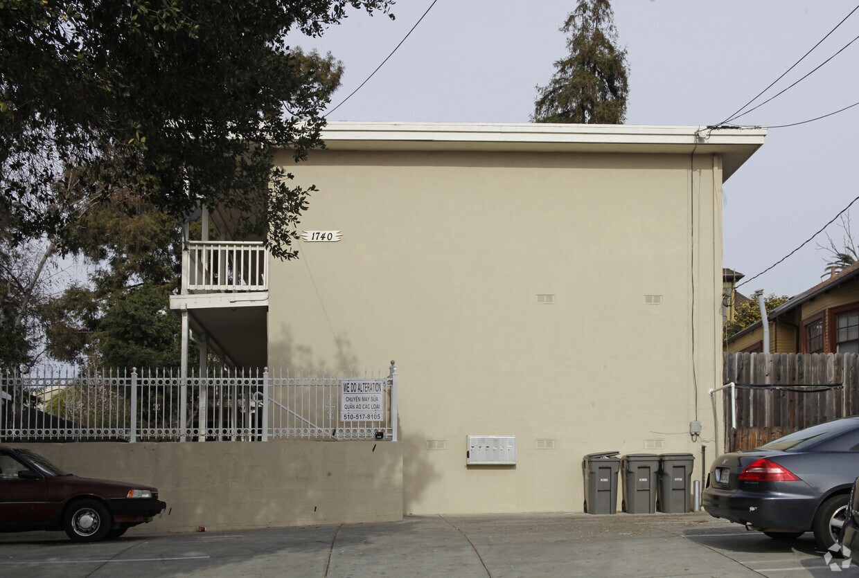 Foto del edificio - 1740 E 23rd St