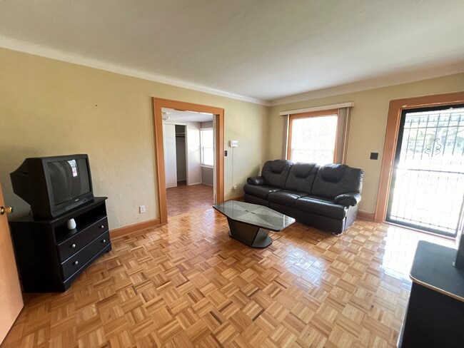 Building Photo - 4754 1st Ave N