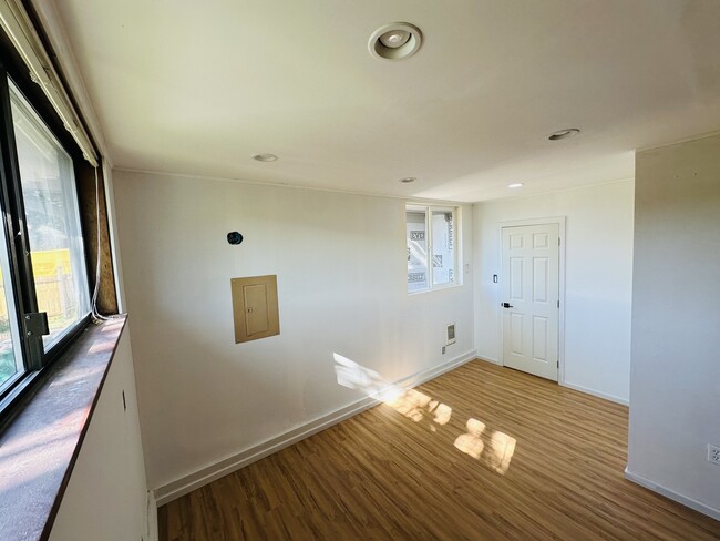 Building Photo - 5640 23rd Ave SW