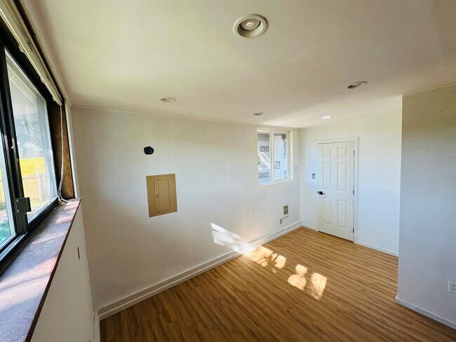 Foto del edificio - 5640 23rd Ave SW