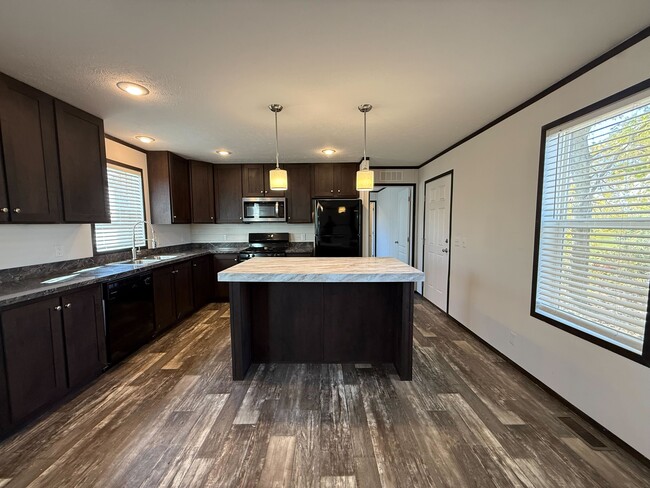 Building Photo - 71651 Juliet Ct