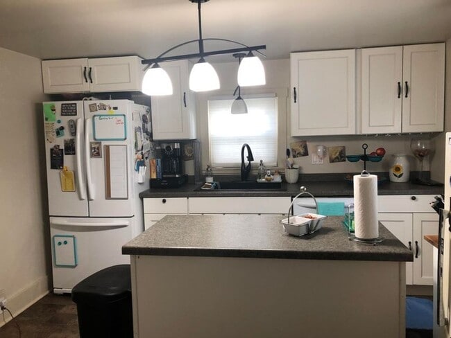 Building Photo - 802 3rd Ave SE