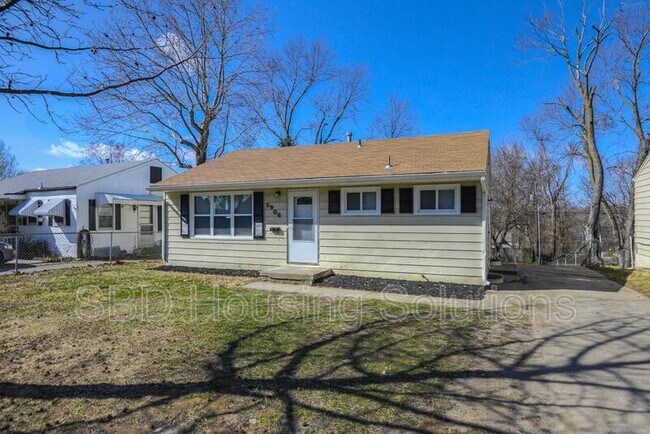 Building Photo - 2906 Englewood Terrace