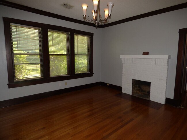 Building Photo - 1495 Faxon Ave