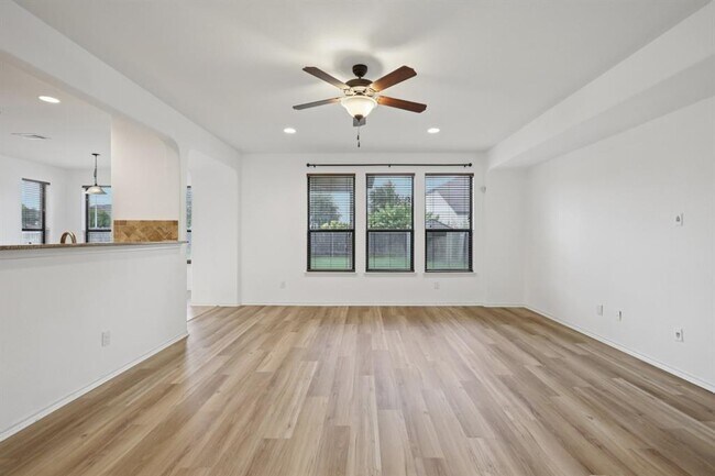 Foto del edificio - 1001 Lily Pad Ln