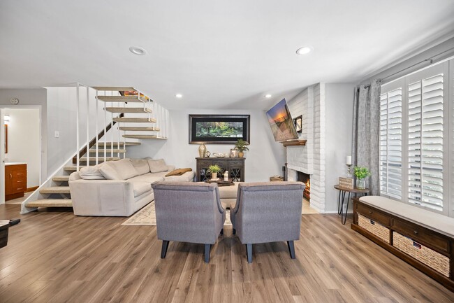 Building Photo - 3 bed 2 bath move-in ready unit.