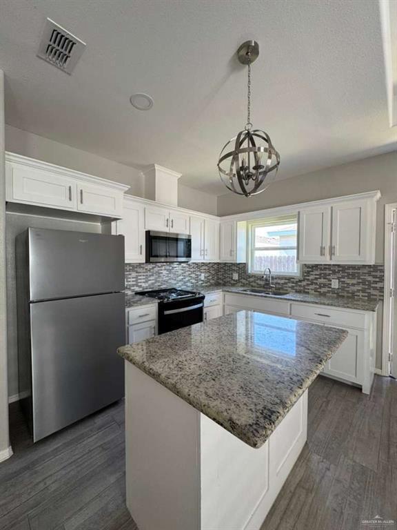 Building Photo - 9 N Winona Dr