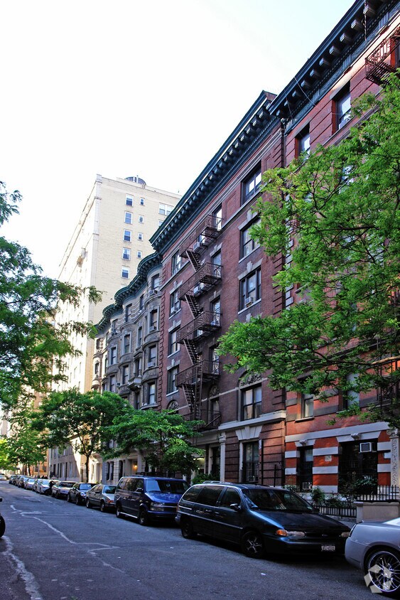Exterior 1 - 310 W 93rd St