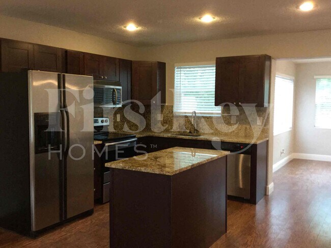 Foto del edificio - 6521 Roosevelt St