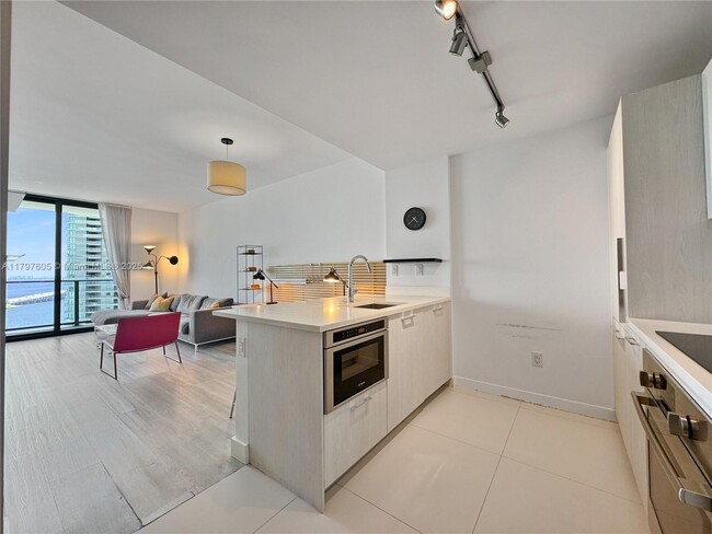 Foto del edificio - 501 NE 31st St