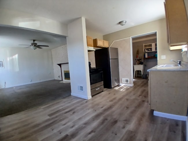 Building Photo - 5683 Gertrude St