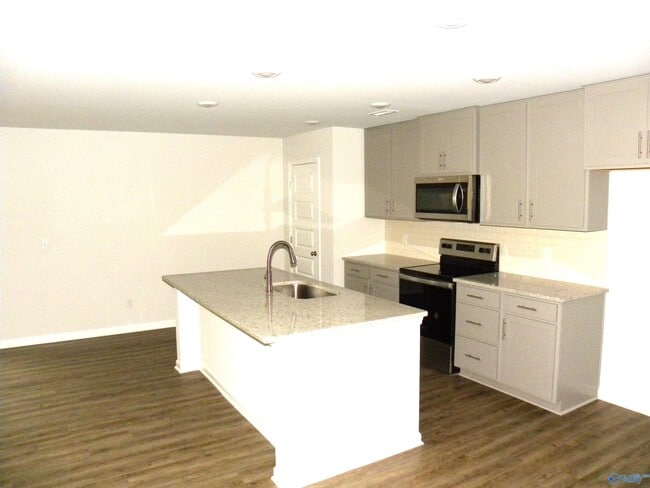 Building Photo - 14646 Ravenel Dr