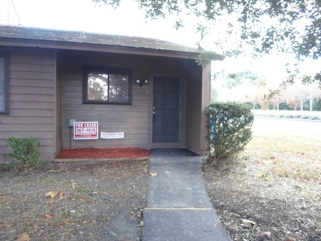 Building Photo - 2/2 Townhome unit in Arlington