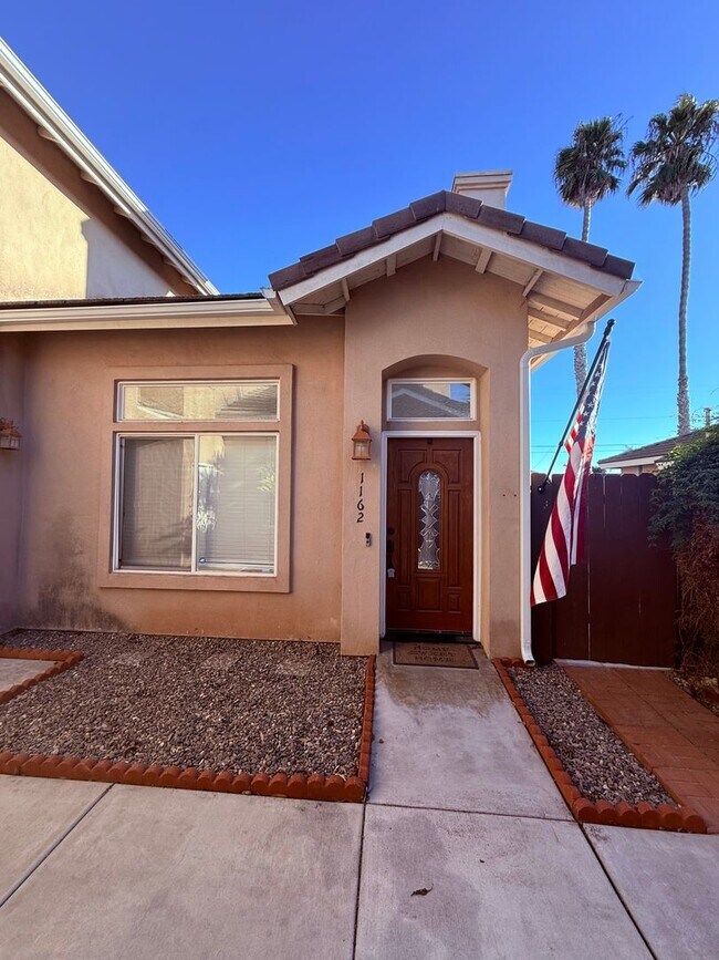 Foto del edificio - Charming Home Just Minutes from the Beach!