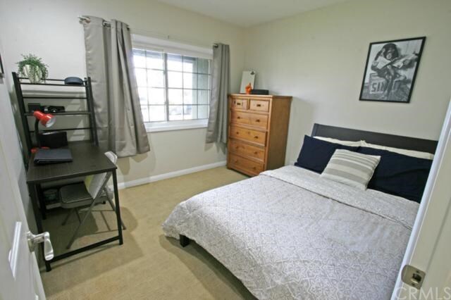 Foto del edificio - 2404 Hawkins Ave