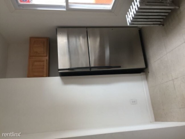 Foto del edificio - 2 br, 1 bath Apartment - 793 E 19 St 1 Unit 1