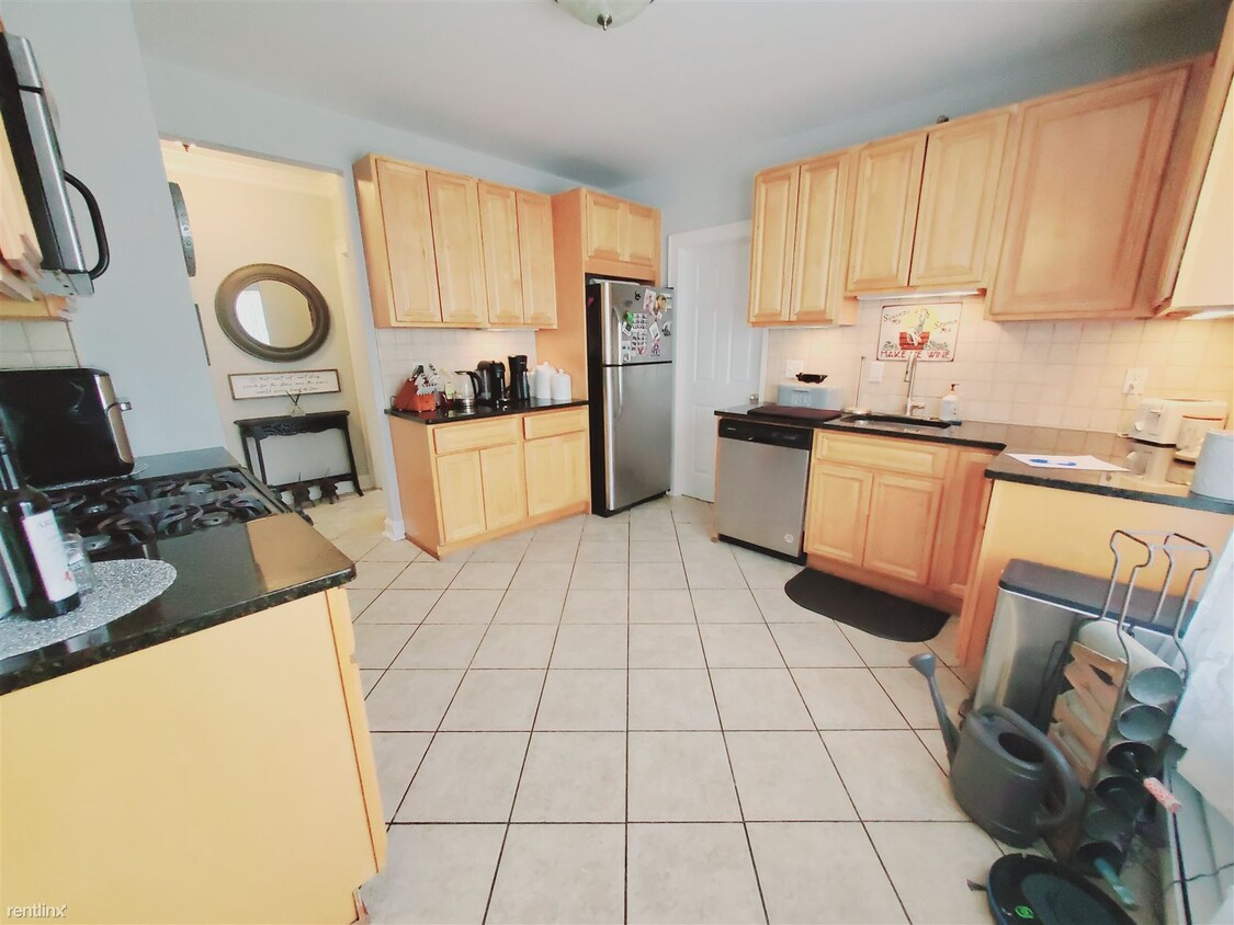 Primary Photo - 2 br, 1 bath Condo - 19 Windell Pl Unit 2