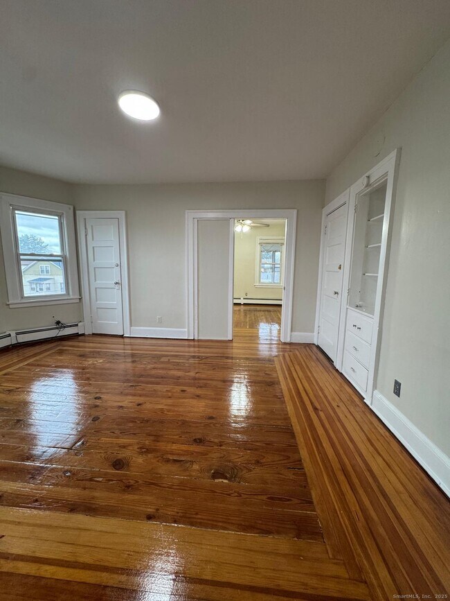 Foto del edificio - 328 Chapman St