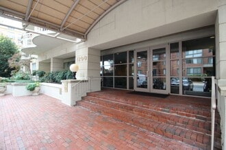 Building Photo - 1200 Braddock Pl