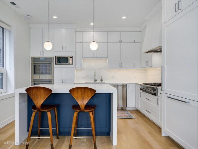 Foto del edificio - 2416 W Lyndale St