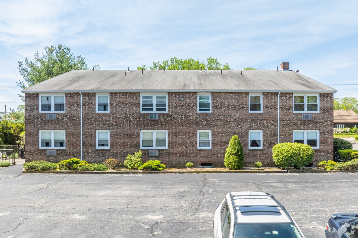 Primary Photo - Midland Manor Apartments