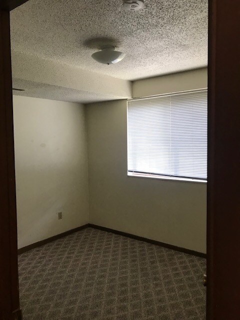Bed-Room - 41 Lincoln Ave