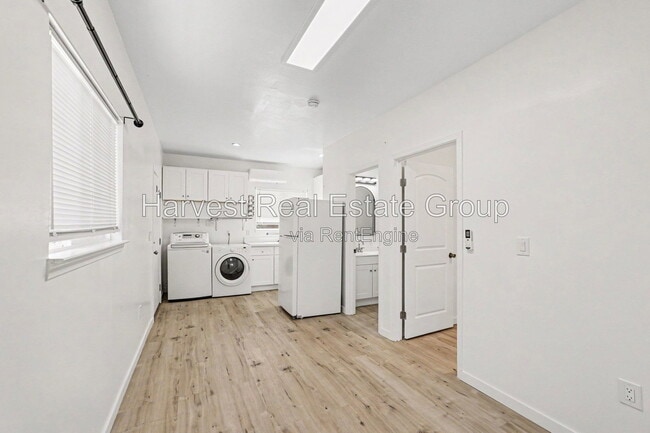 Building Photo - 3663 Madeira Way