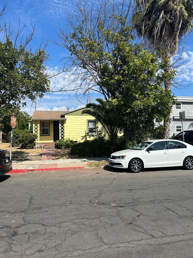 Foto del edificio - North Park 2/2+ Bonus room, garage and rea...