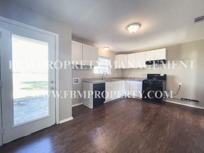 Building Photo - 136 Highland Dr