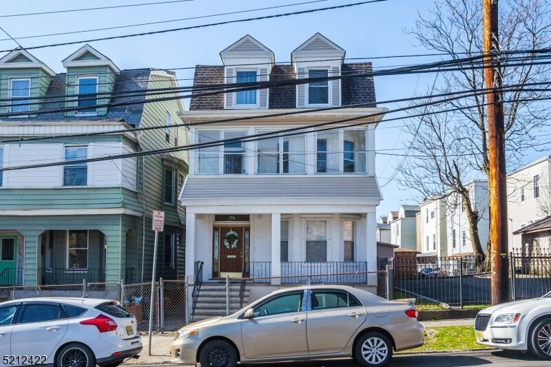 Foto principal - 176 Grafton Ave