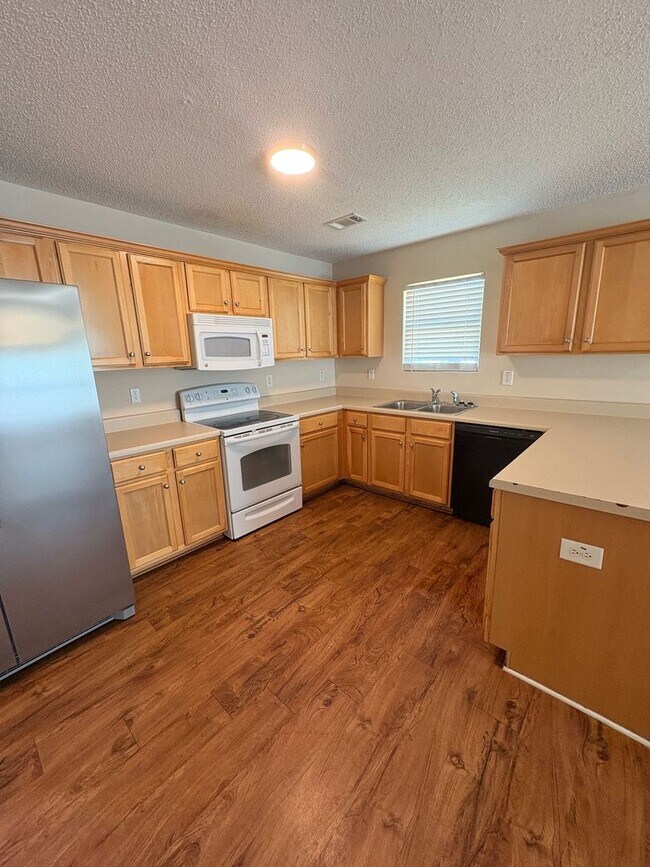 Foto del edificio - BRIDGEWATER HOME! PRE-LEASING FOR  JULY 2026! 1/2 Off Deposit!